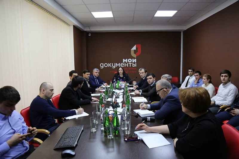 В Республиканском МФЦ Екатерина Толстикова провела первое селекторное совещание