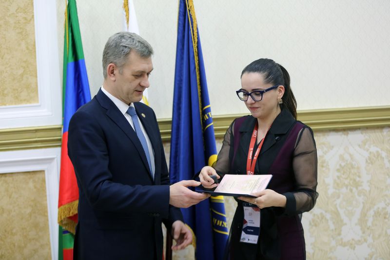 Победители конкурса «Мой Дагестан» защитили проекты образовательной программы «Лидерство и развитие»