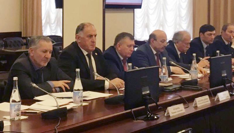 Абдулмуслим Абдулмуслимов принял участие в заседании экспертной группы Координационного совета при полпреде Президента РФ в СКФО