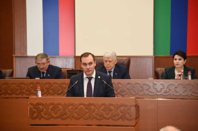 Правительство Дагестана отчиталось перед парламентом о работе за минувший год