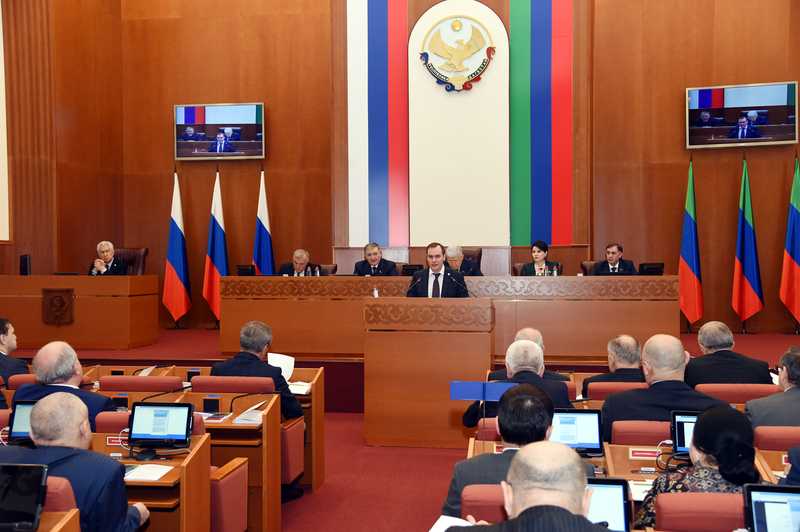 Правительство Дагестана отчиталось перед парламентом о работе за минувший год
