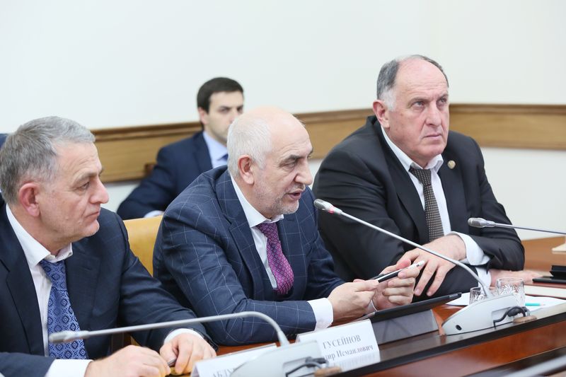 В Правительстве Дагестана обсудили вопросы проведения кадастровых работ и цифровизации территории республики