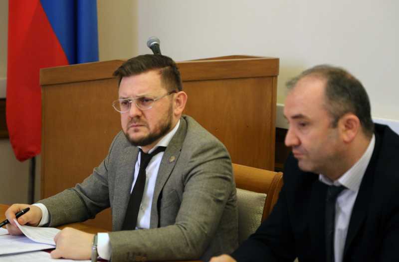 Под руководством Гаджимагомеда Гусейнова прошло заседание Проектного комитета по реализации национального проекта «Безопасные и качественные автомобильные дороги»