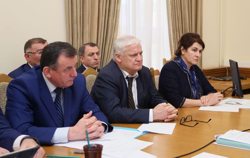 К сентябрю 2019 года во всех дагестанских школах будут функционировать лицензированные медицинские кабинеты