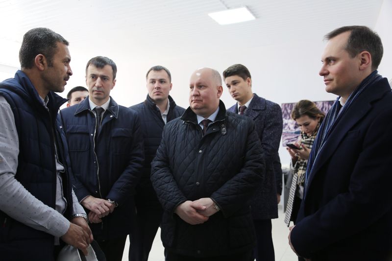 Сергей Чеботарёв и Артём Здунов посетили завод по производству стройматериалов в Буйнакском районе