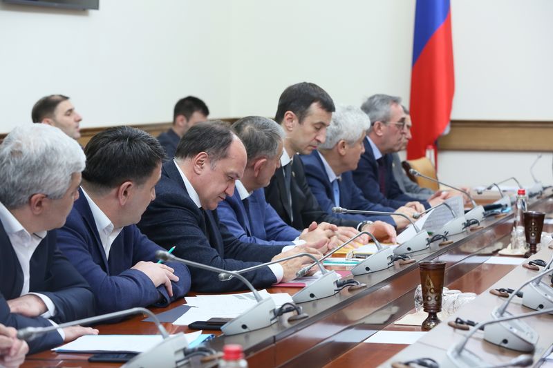 Гаджимагомед Гусейнов провел совещание по вопросу реализации республиканской инвестиционной программы на 2019 год