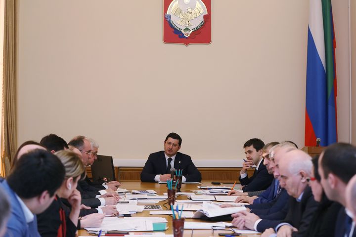 Гаджимагомед Гусейнов провёл заседание проектных комитетов по реализации нацпроектов