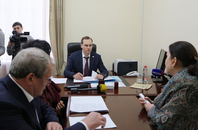 Артём Здунов выслушал проблемы дагестанцев и дал поручения по решению каждой из них