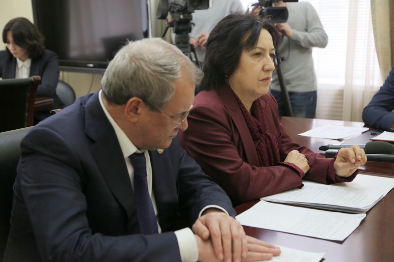 Артём Здунов выслушал проблемы дагестанцев и дал поручения по решению каждой из них