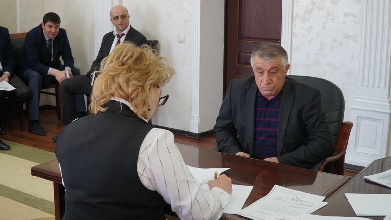 Абдулмуслим Абдулмуслимов провел прием граждан