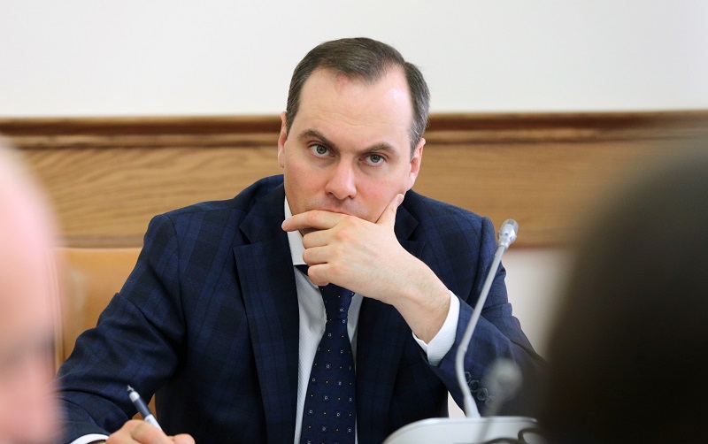 Артём Здунов: «Мы должны обеспечить медицинской помощью каждого школьника»