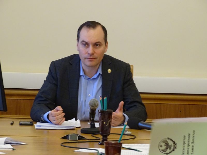 Артём Здунов поручил обеспечить качественной водой школы Хасавюрта