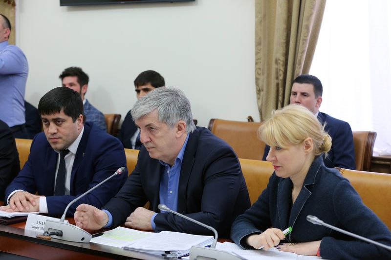 Под руководством Артёма Здунова обсуждена разработка госпрограммы по развитию Дербента