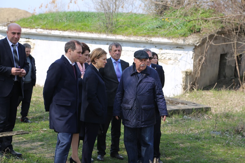 Артём Здунов и Анна Попова посетили объекты водоснабжения гг. Хасавюрта и Махачкалы