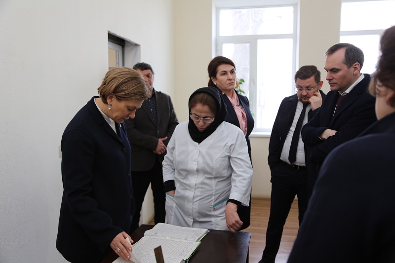Артём Здунов и Анна Попова посетили объекты водоснабжения гг. Хасавюрта и Махачкалы