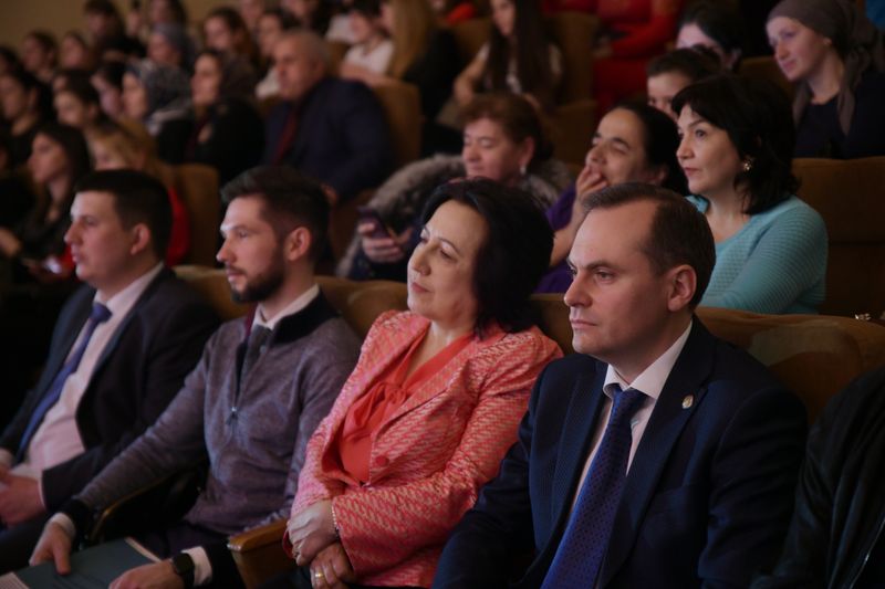 Артём Здунов: «Конкурс «Учитель года» надо проводить, потому что состязательность рождает профессионализм»