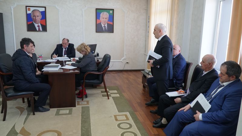 15 обращений рассмотрел Абдулмуслим Абдулмуслимов в ходе приема граждан