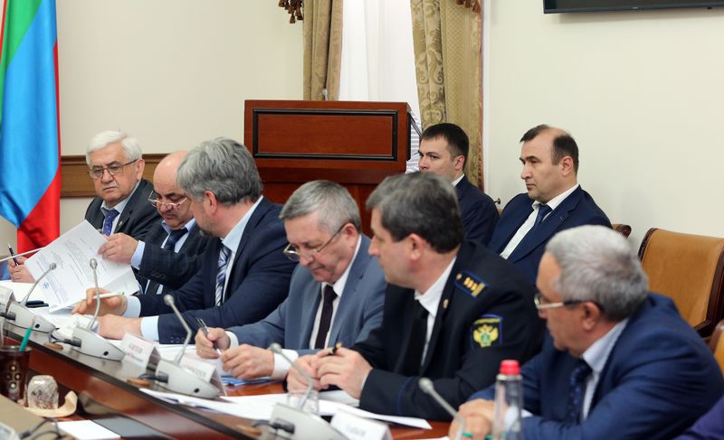 В Правительстве Дагестана обсудили строительство автомобильных газонаполнительных компрессорных станций