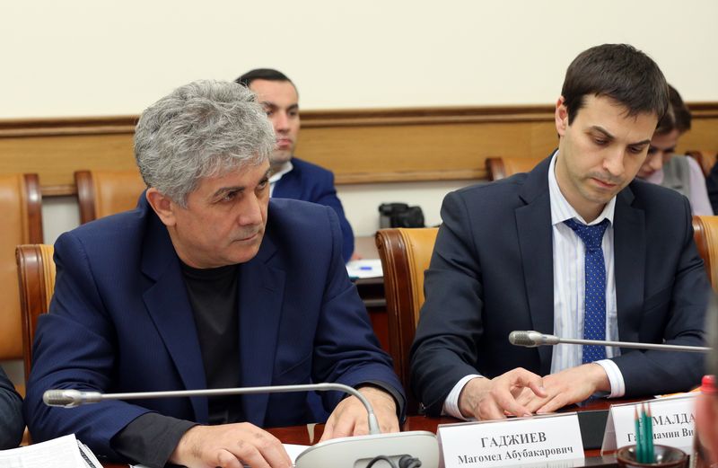 В Правительстве Дагестана обсудили строительство автомобильных газонаполнительных компрессорных станций
