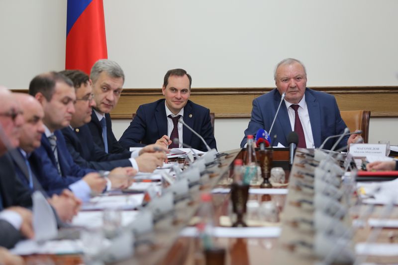 Артём Здунов принял участие в заседании Совета старейшин при Главе РД