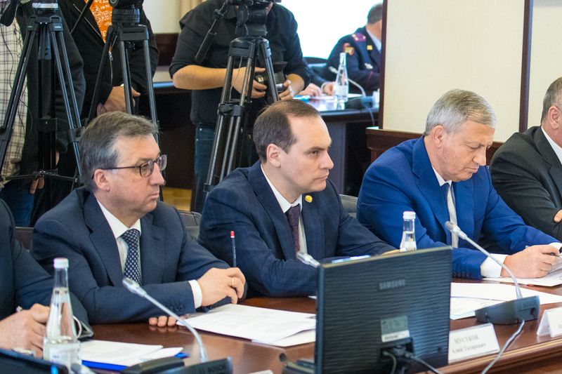 Артём Здунов принял участие в совещании по реализации в СКФО нацпроекта «Безопасные и качественные автомобильные дороги»