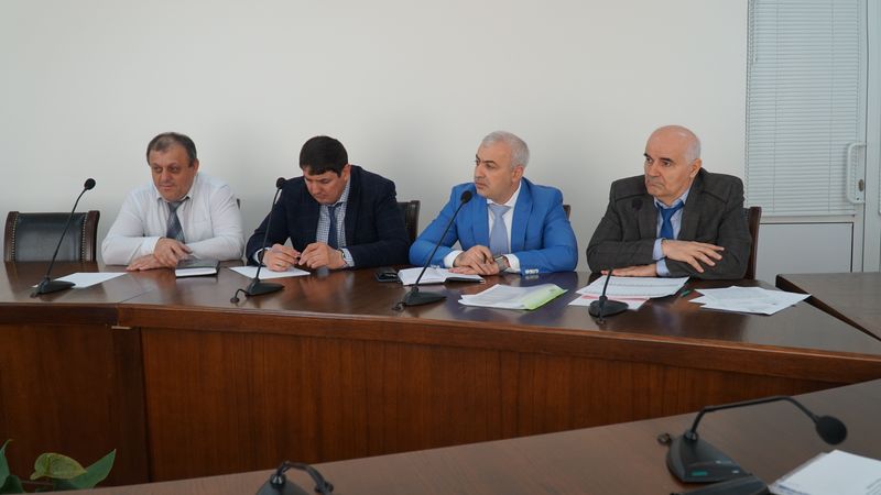 Абдулмуслим Абдулмуслимов принял участие в обсуждении нацпроекта по поддержке малого и среднего предпринимательства