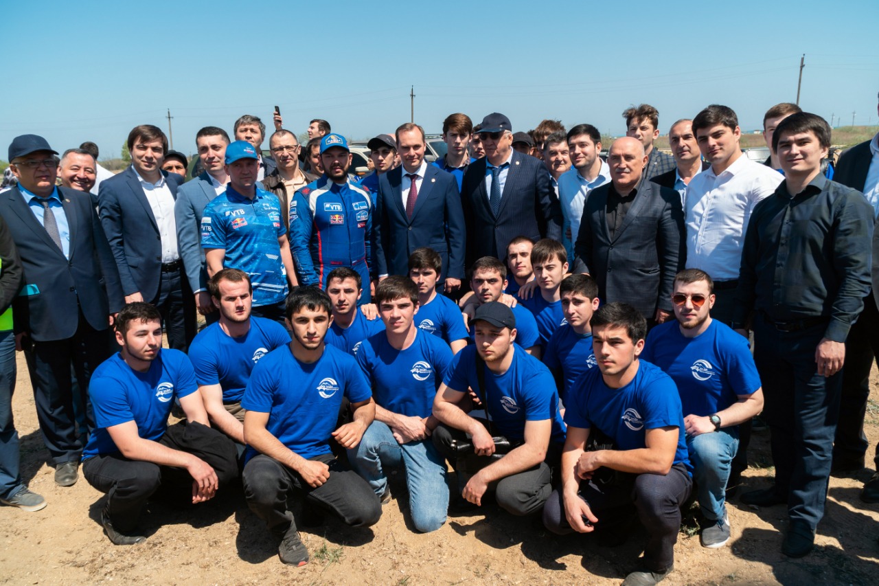 Артём Здунов посетил мастер-класс экипажа известной автогоночной команды «КАМАЗ-мастер»