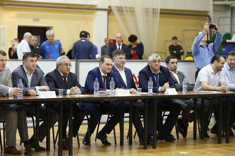 Артём Здунов принял участие в открытии чемпионата Дагестана по боксу