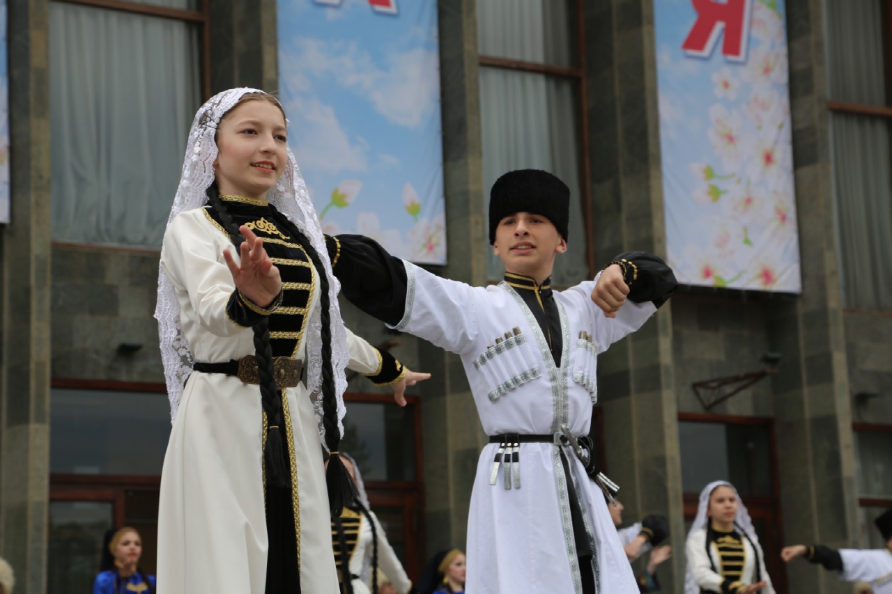 В Махачкале состоялся митинг-концерт, посвященный Празднику весны и труда