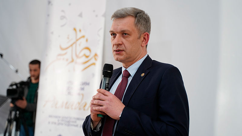 Владимир Иванов принял участие в торжественном открытии «Шатра Рамадана»