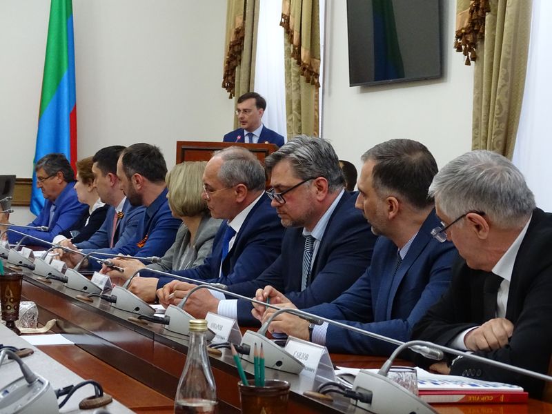 Вопросы перехода телевидения с аналогового на цифровое вещание обсудили в Правительстве Дагестана