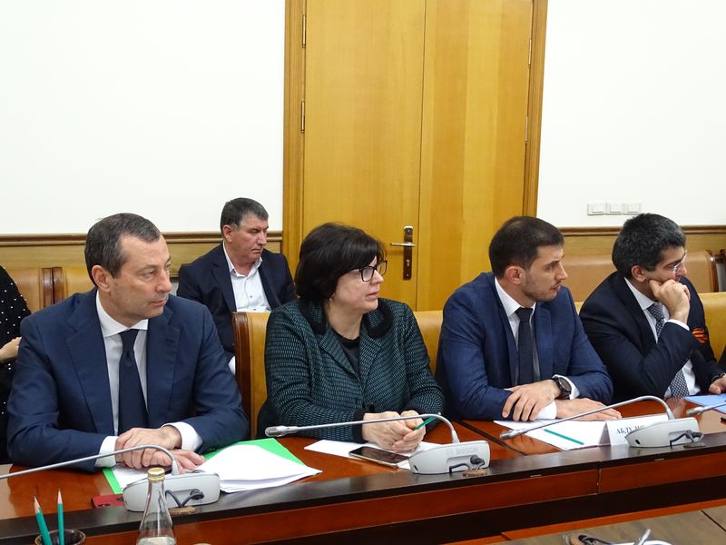 Вопросы перехода телевидения с аналогового на цифровое вещание обсудили в Правительстве Дагестана