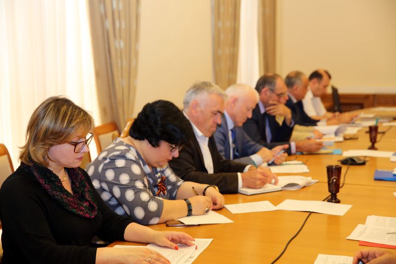 Под руководством Рамазана Джафарова в Правительстве обсудили вопросы обеспечения безопасности дорожного движения