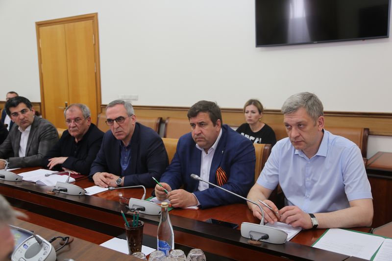В Правительстве Дагестана обсудили вопросы ликвидации последствий селевых потоков в Гумбетовском районе