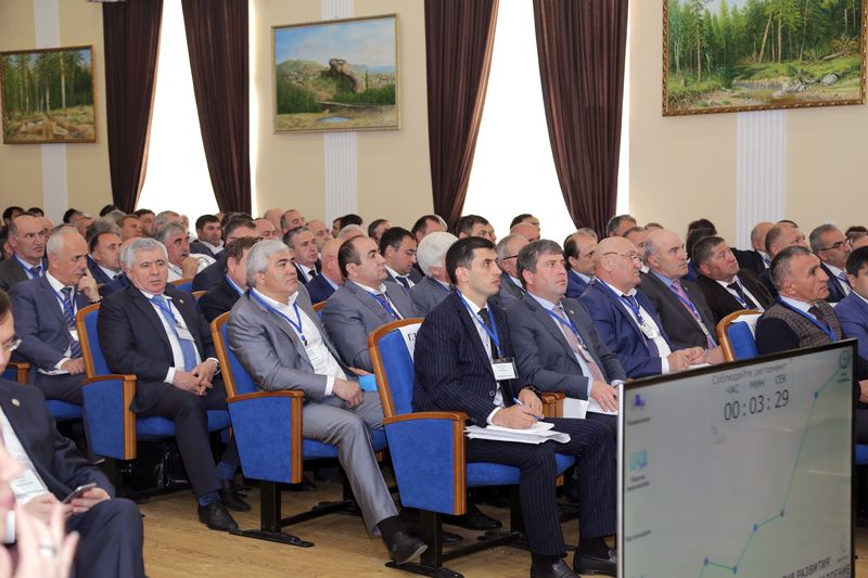 Руководство Дагестана призвало глав муниципалитетов республики повысить качество работы по сбору налогов