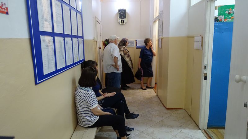 Владимир Лемешко принял участие в акции «День открытых дверей в управляющих компаниях Махачкалы»