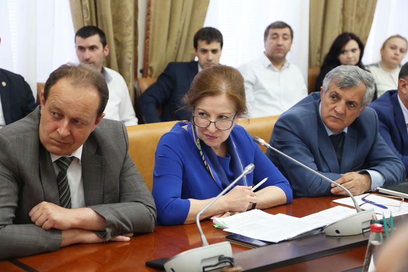 Организацию проведения летней оздоровительной кампании 2019 года в Дагестане обсудили в Правительстве республики