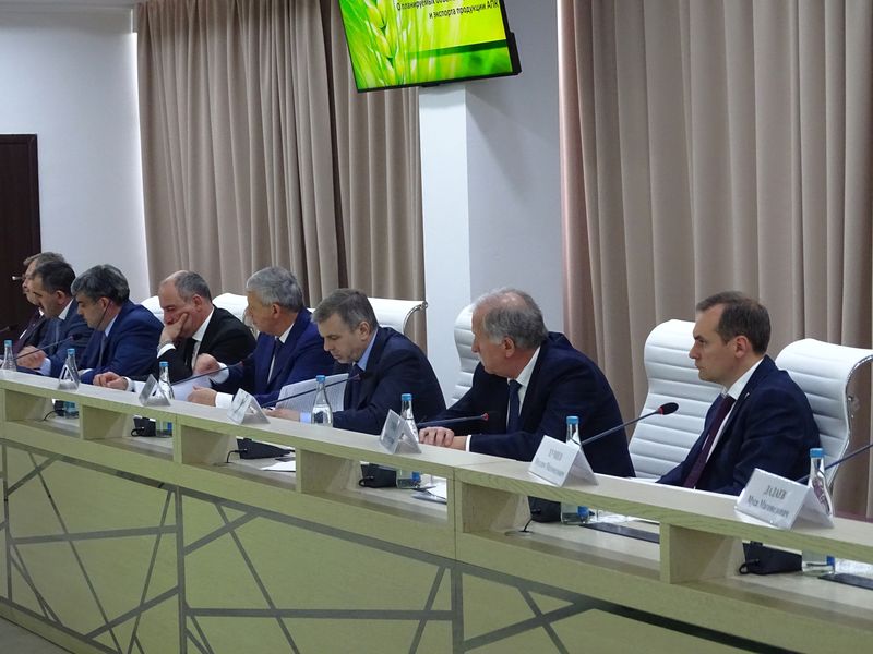 Артём Здунов принял участие в обсуждении вопросов планирования объемов производства и экспорта продукции АПК в СКФО