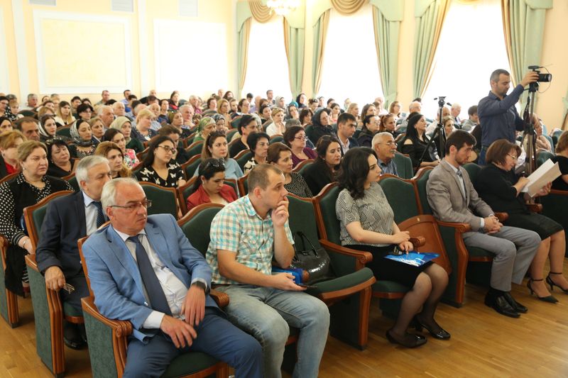 Уммупазиль Омарова провела семинар-совещание по вопросам противодействия идеологии терроризма и экстремизма в образовательной сфере и молодёжной среде