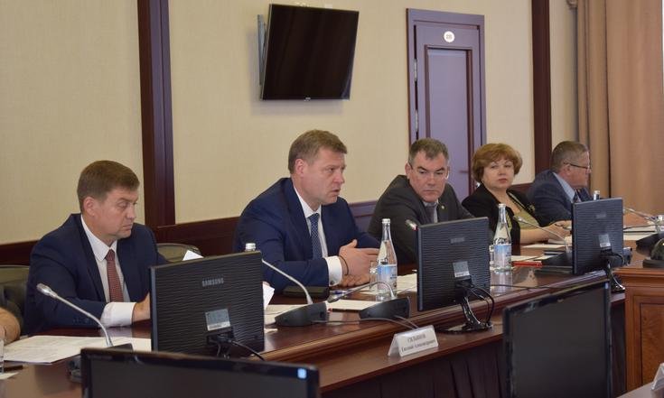 Совещание о мерах по социальной поддержке детей-сирот и оставшихся без попечения родителей, инвалидов и лиц с ограниченными возможностями здоровья состоялось в Пятигорске