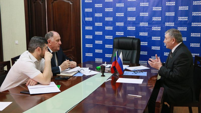 Абдулмуслим Абдулмуслимов принял участие в заседании партии «Единая Россия», посвященном комплексному развитию сельских территорий