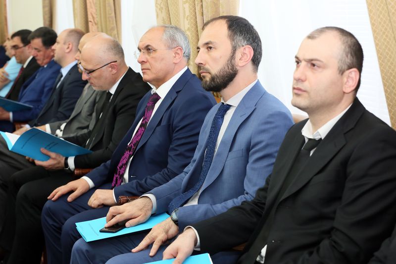 Вопросы совершенствования инфраструктуры инвестплощадок обсудили на заседании Правительства Дагестана