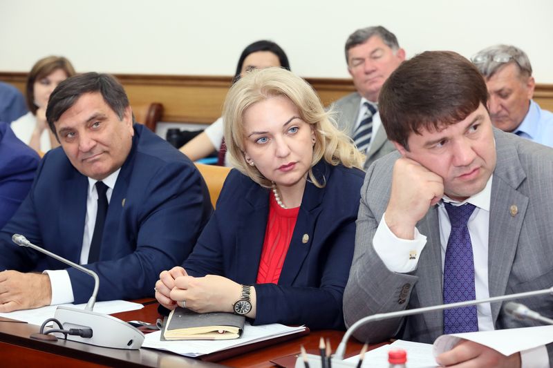 Вопросы совершенствования инфраструктуры инвестплощадок обсудили на заседании Правительства Дагестана