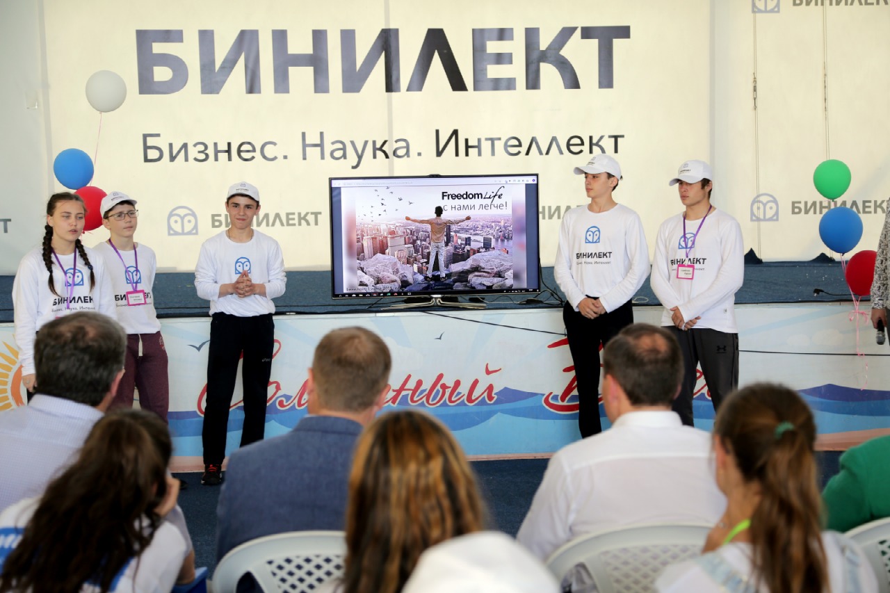 Артём Здунов посетил школу будущих управленцев