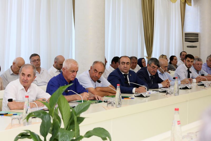 Приоритетные направления развития сельского хозяйства в Дагестане рассмотрели под руководством Артёма Здунова и Джамбулата Хатуова