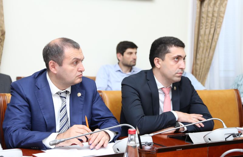 Меры по обращению с твердыми коммунальными и медицинскими отходами в республике рассмотрены на заседании Правительства РД