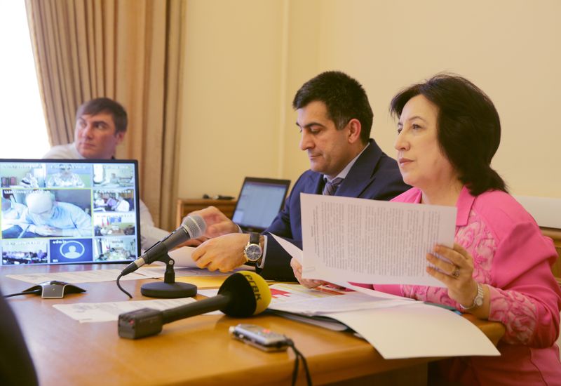 Уммупазиль Омарова призвала некоторых глав муниципалитетов ускорить реализацию проекта «150 школ»