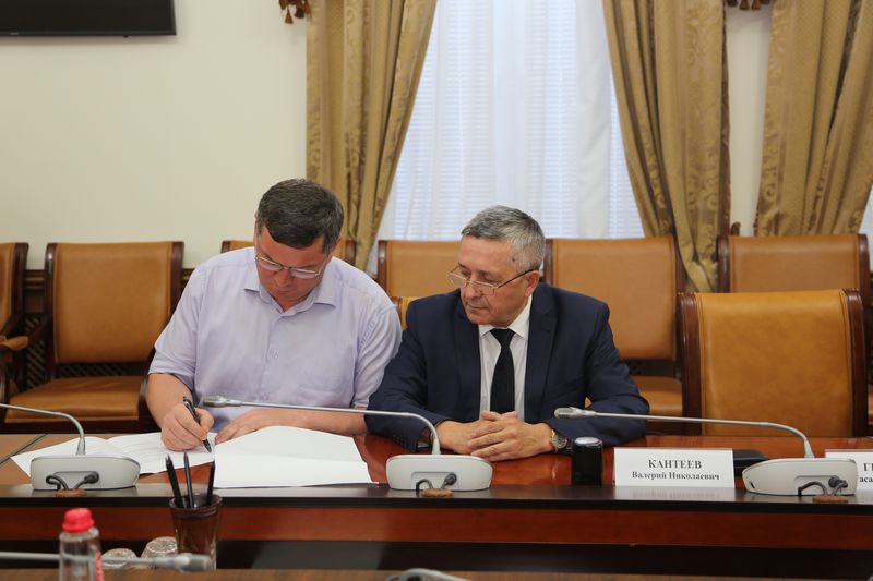 Вопросы повышения платежной дисциплины и сокращения потерь газа в регионе обсудили в Правительстве РД