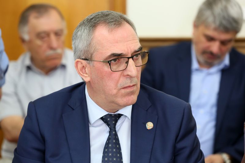Под руководством Артёма Здунова обсуждены меры по совершенствованию работы службы крови в республике