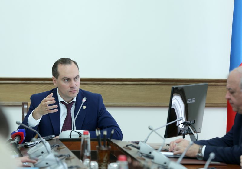 Под руководством Артёма Здунова обсуждены меры по совершенствованию работы службы крови в республике